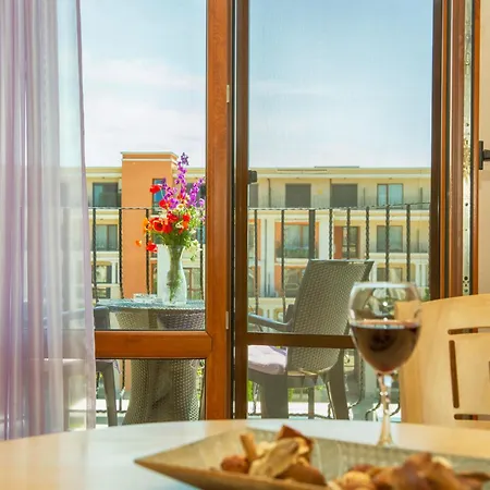 Apartment Prestige First Line In Saint Vlas