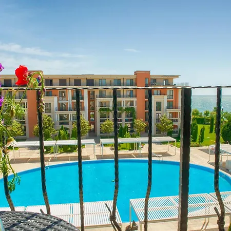 Prestige First Line In Saint Vlas *