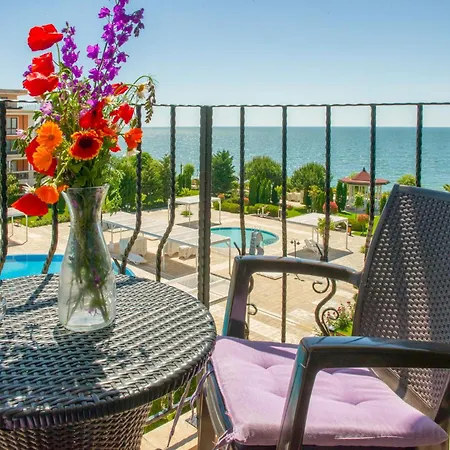 Apartment Prestige First Line In Saint Vlas *